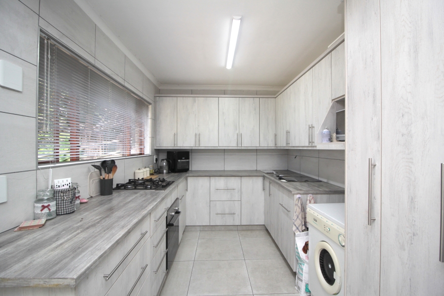 3 Bedroom Property for Sale in Menkenkop Western Cape